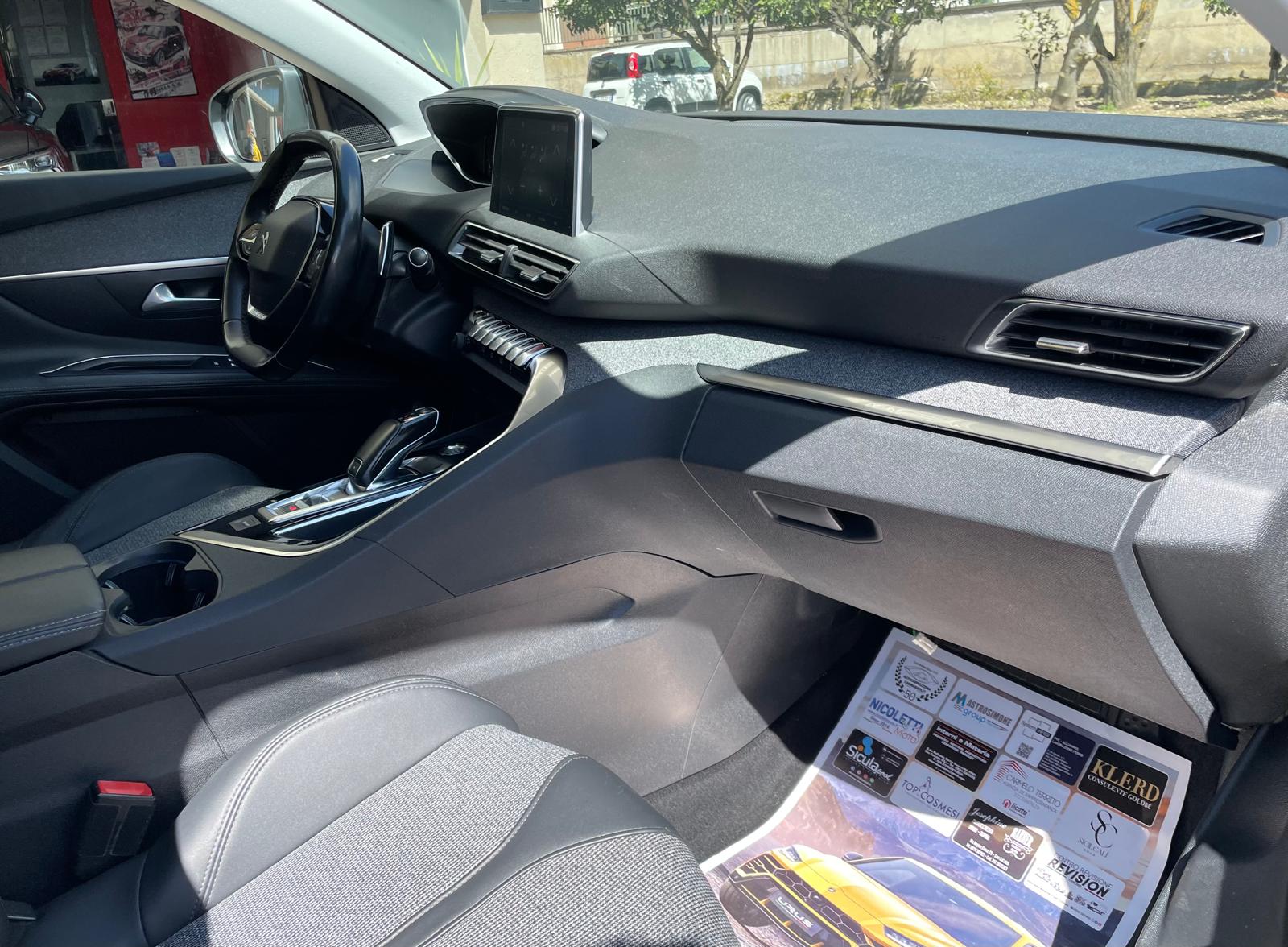 Peugeot 3008 BlueHDi 130 EAT8 ALLURE