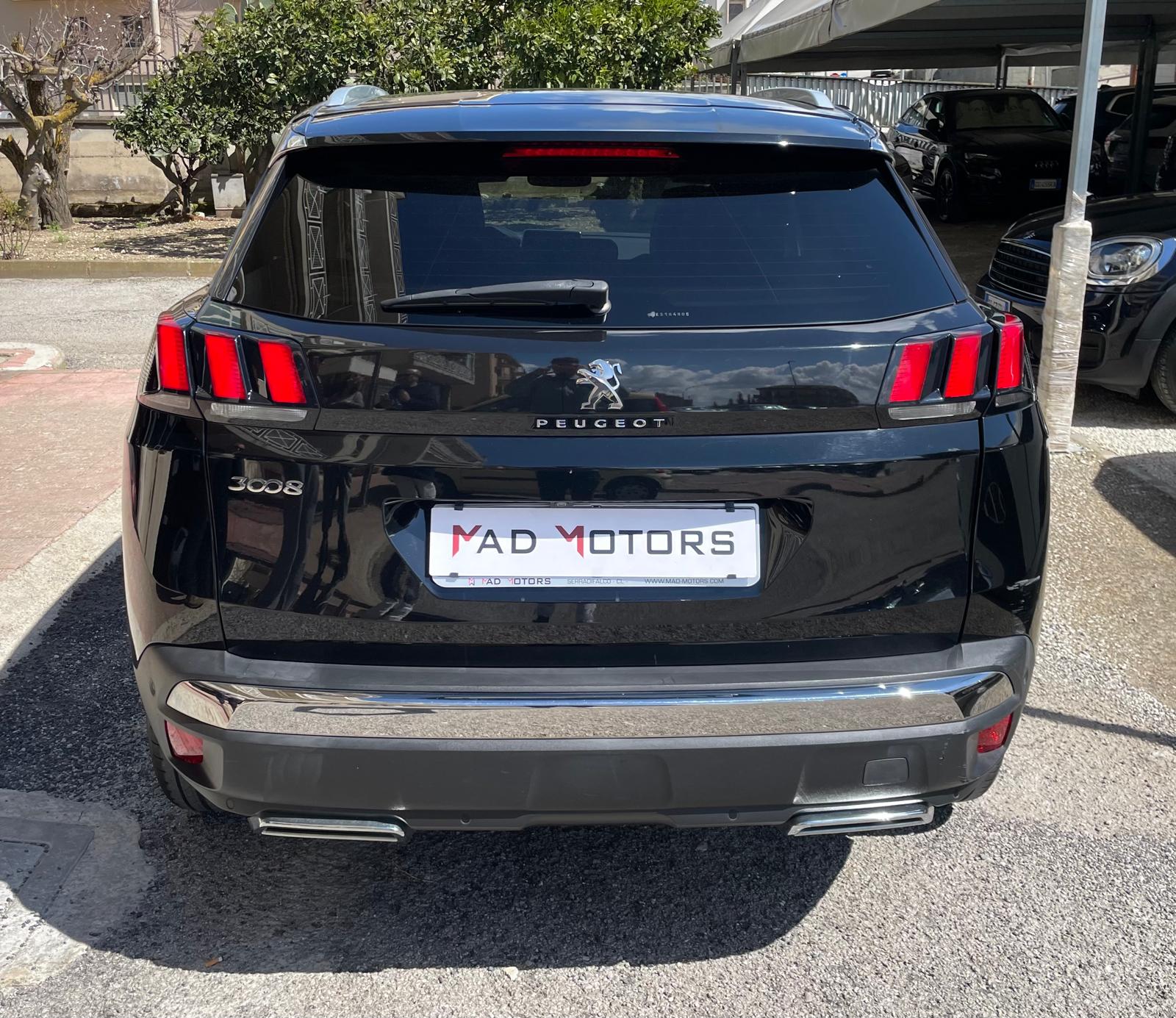 Peugeot 3008 BlueHDi 130 EAT8 ALLURE